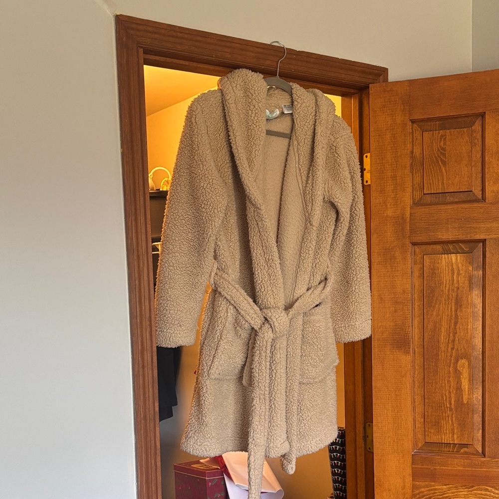 Cozy Tan Sherpa Robe
